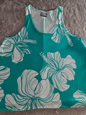 Manuhealli Tank Top Green Size Large